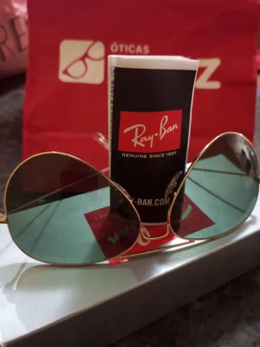 Ray ban em estado de novo, ainda na caixa $600 com nota fiscal todo completo