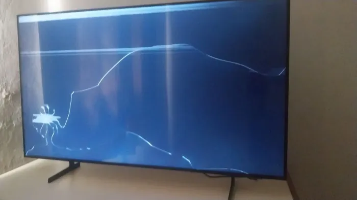 Smart TV samsung 55 UN55U8600 Tela quebrada, para conserto ou retirada de peças.