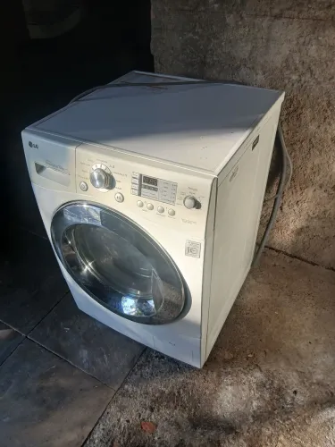 Máquina de lavar e secar roupas lg