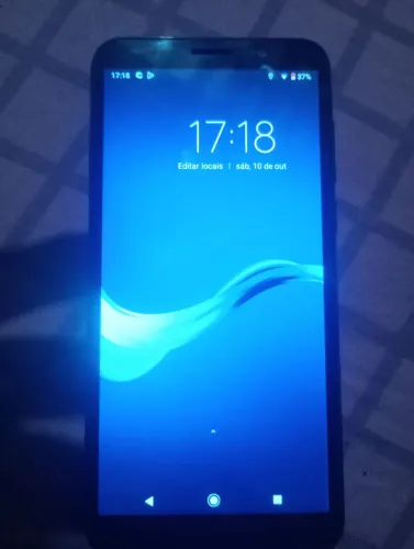 Celular bomm 