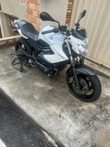 XJ6 BRANCA 2013