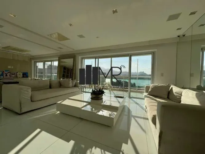 Cobertura Duplex à Venda - 4 dormitórios (3 suítes) - Barra da Tijuca - 364 m² com Piscina
