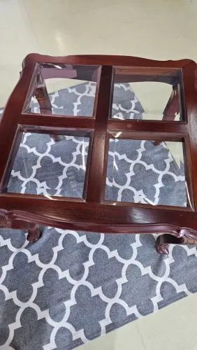 Mesa com vidro bisotê