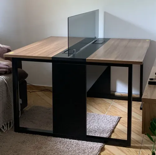 Mesa de escritório dupla
