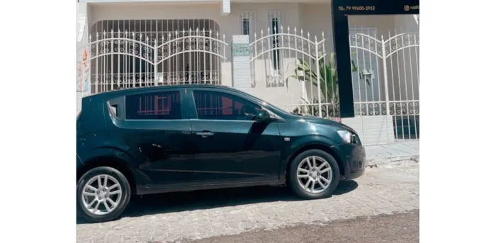 Vendo portão de ferro 7 metros e meio