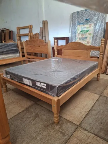 Cama de Madeira