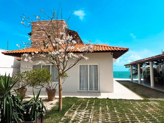Casa frente mar na praia do Iguape 
