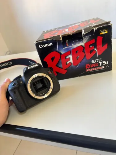 Camera Rebel t5i ( sem lente)