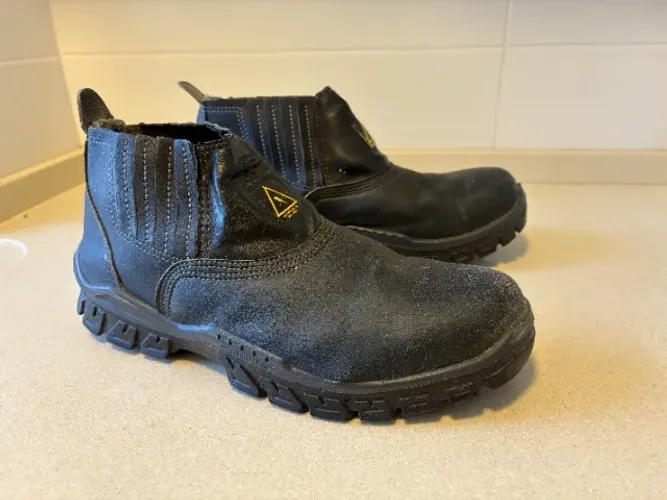 Botas Deltaplus Couro E Bico De Segurança - Tam. 44