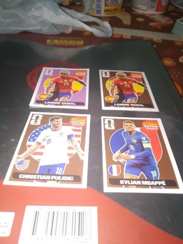 4 figurinhas lengends da copa original para sair rápido 300 nas quatro 
