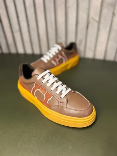 TENIS FERRAGAMO - MARROM - TAM- 40/42