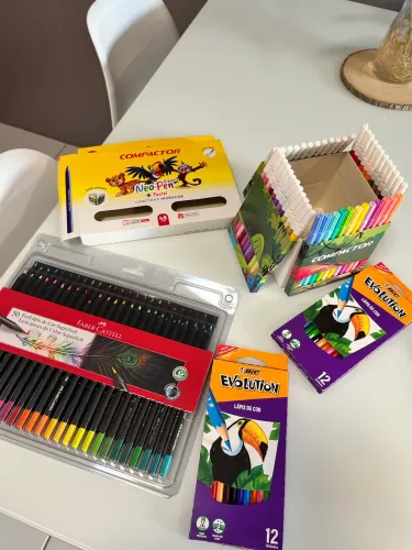 Lápis de cor e hidrocores 