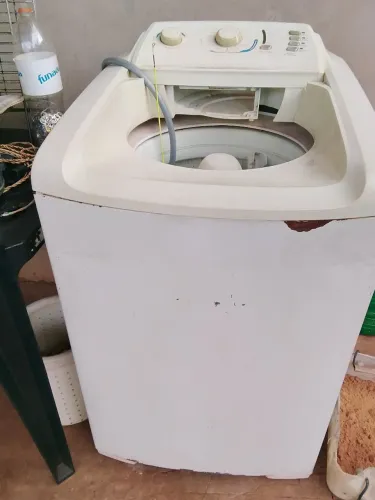 Máquina para retirada de peças ou concerto