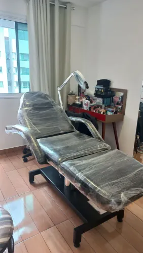 Cadeira para procedimentos estéticos. Cadeira / poltrona e maca luxo.