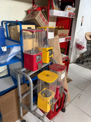 Maquina bolinha vending machine varias unidades maquinas e suportes