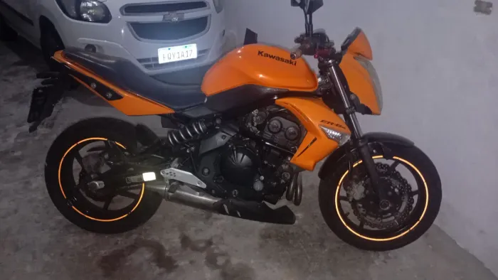 Vendo ou Troco 650cc