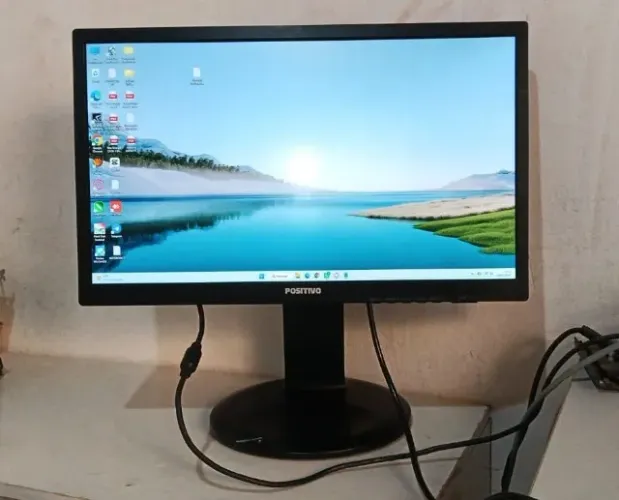 MONITOR POSITIVO 20 POLEGADAS ENTRADAS VGA E DVI MODELO GIRATÓRIO