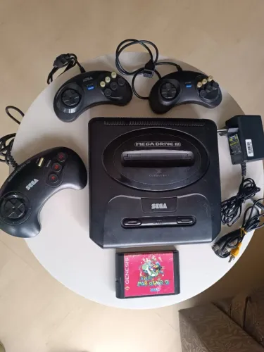 Kit Mega Drive 3 com Acessórios e Jogo (com defeito)