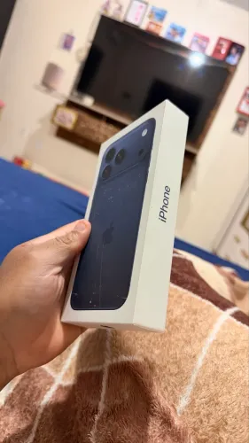 iPhone 17 pro Max azul 2 meses de uso 