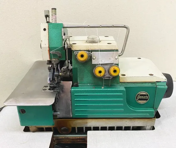 Máquina overloque industrial GN6