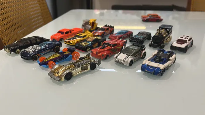 Lote Hot Wheels no estado