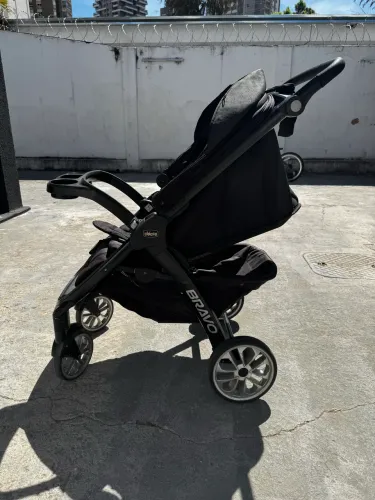 Vendo carrinho de Bebê Chicco Bravo