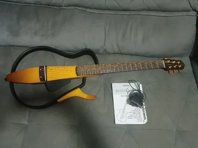 Violão Yamaha silent