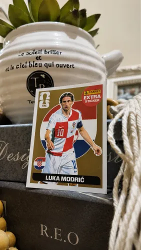 Extra Legend Luka Modric Gold Original