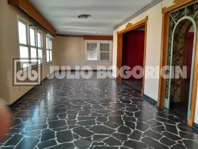 Excelente residência no iptu 260 mais com quase 400 mts