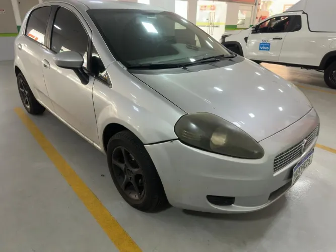 Fiat Punto Attractive 1.4 Fire Flex 8V 5P 2011