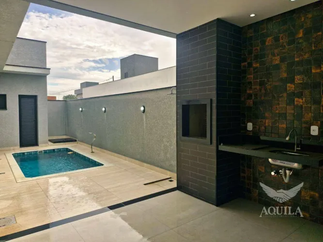 CASA TÉRREA COM 3 SUÍTES E QUINTAL COM PISCINA NO CONDOMÍNIO HELENA MARIA - WANEL VILLE -