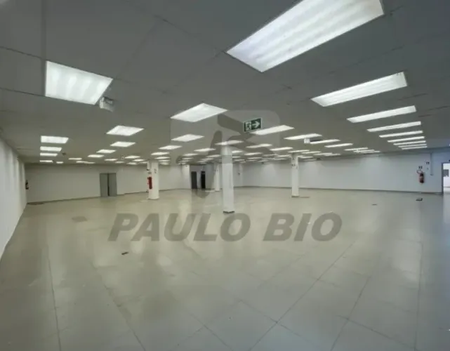 Galpão Comercial para locação no bairro Centro em Luziânia - GO.