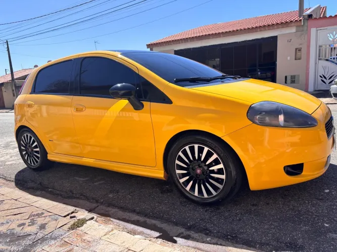 Fiat Punto Sporting 1.8 Flex 8v/16v 5P 2010