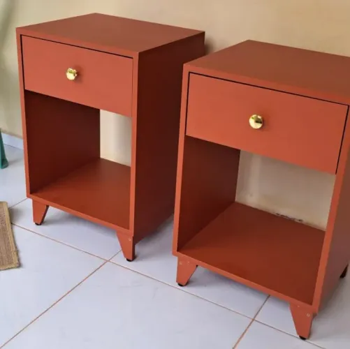 CRIADO-MUDO / MESA DE CABECEIRA