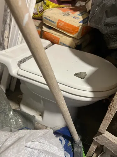 Vaso sanitário usado