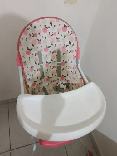 Cadeirinha de alimentação para reforma