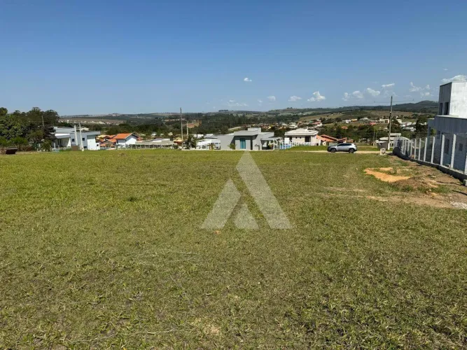 Terreno à venda, - Condominio Pinheiros do Lago - Alambari/SP