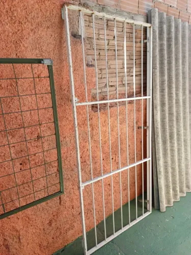 Portão branco 2 x 1