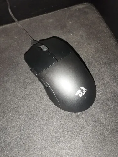 Mouse Redragon Neva com fio (inclue caixa original)