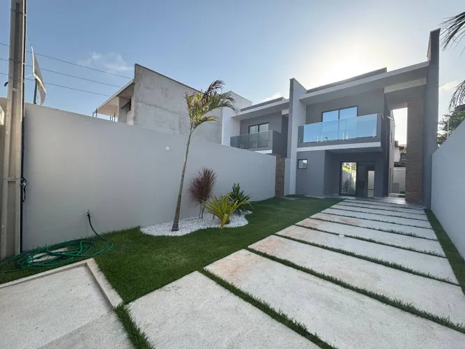 DUPLEX MODERNO E NOVO, com excelente padrão e pronto para morar! Posição nascente, próx. E