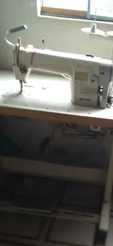 MÁQUINA DE COSTURA RETA INDUSTRIAL