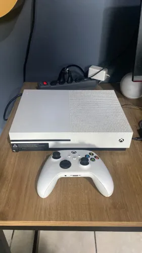 Xbox One Slim