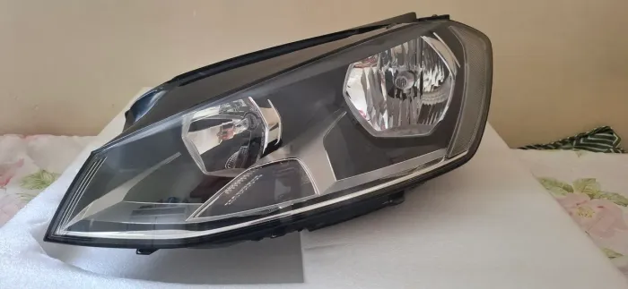 Par de Faróis Originais Golf MK7 - Usados