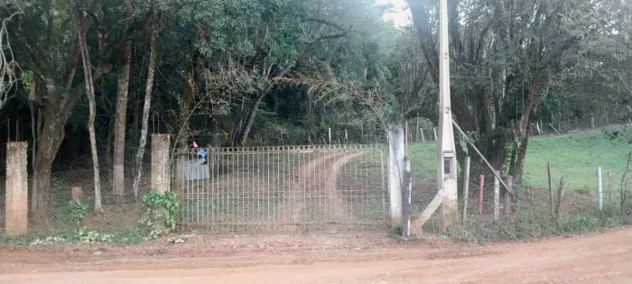 Imóvel para venda tem 5000 metros quadrados com 7 quartos em Área Rural de Amparo - Amparo