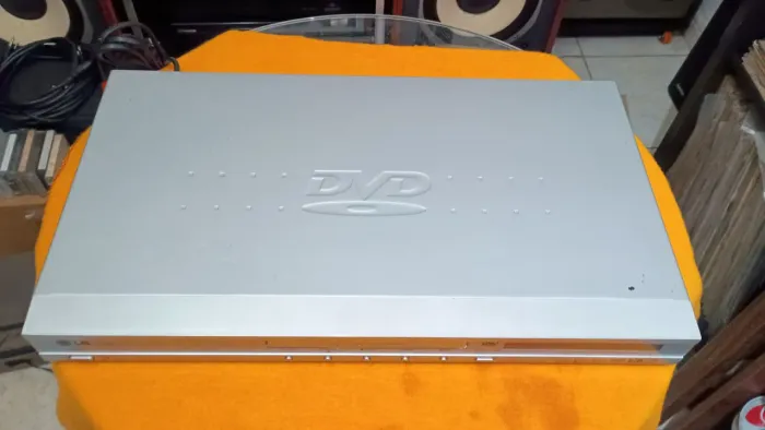 DVD player LG modelo DV 592/1N