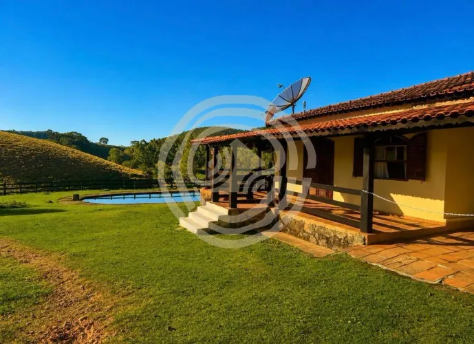 Sítio à Venda em Extrema/MG com Estrutura Completa e Acesso Asfaltado