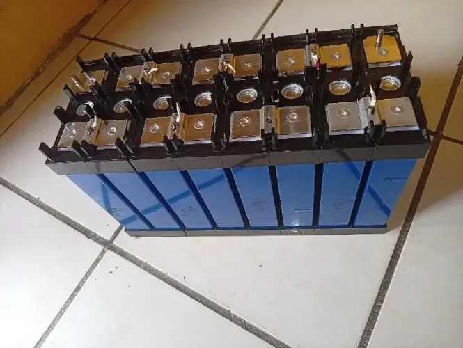 Bateria de lítio 100 amperes 24 volts