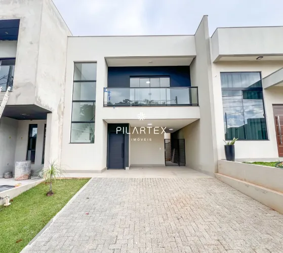 Sobrado à venda no condomínio Hemital Park, imovel com 2 suítes.