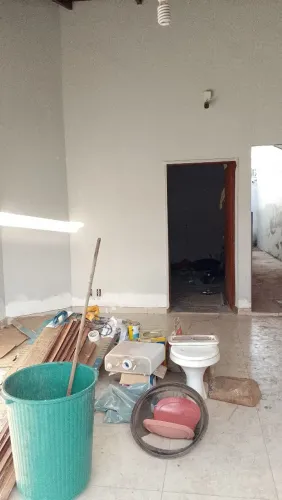 Construção de casas piscinas reformas básica muros pintura e eletrica 