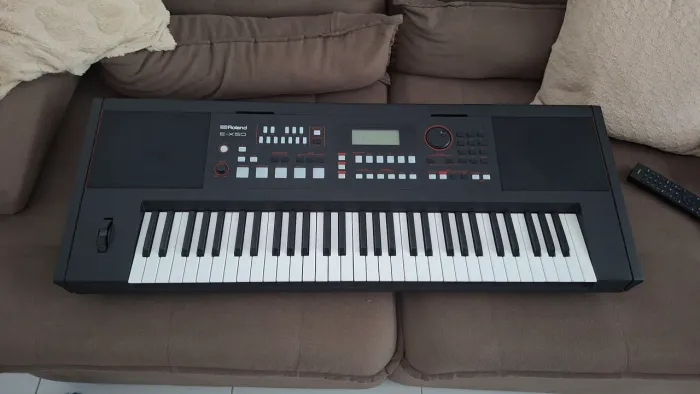Teclado Roland E-X50